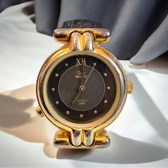1995 Timex Watch Gold Tone - Picture 1 of 5